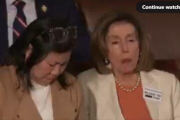 Nancy Pelosi appearing to play with dentures during State of the Union