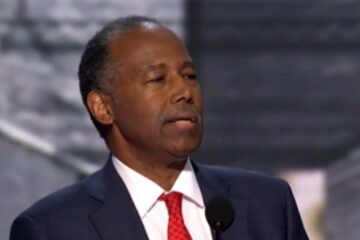 Dr. Ben Carson speaking at an event after the SPLC controversy