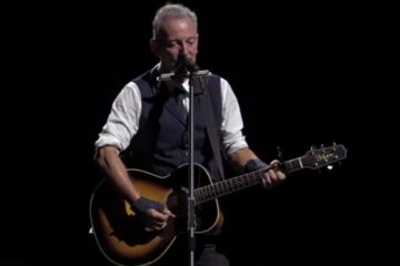 Bruce Springsteen speaking on stage