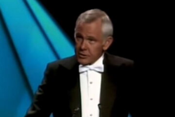 Johnny Carson opening the 1981 Oscars after Reagan was shot