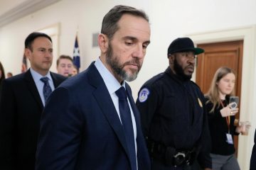 Former Justice Department prosecutor facing charges over alleged hidden Trump-related records
