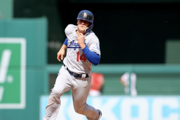 Kiké Hernández playing for the Los Angeles Dodgers