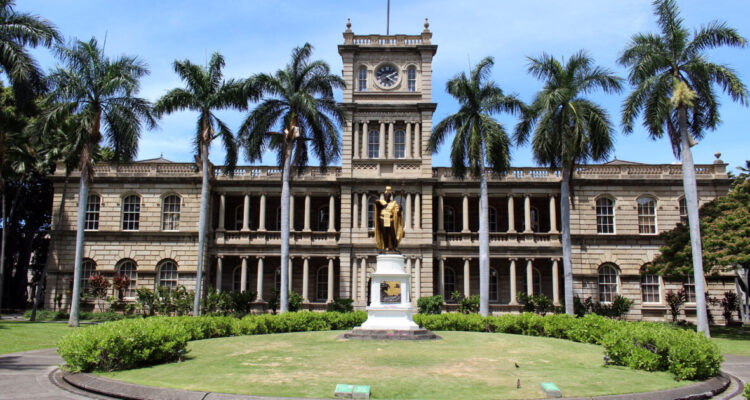Hawaii Supreme Court building and U.S. Supreme Court reference for court ruling story