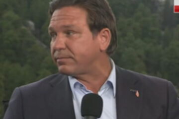 Ron DeSantis speaks at Mount Rushmore on July 4