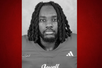 William Jewell College running back MicahJo Barnett during a college football game