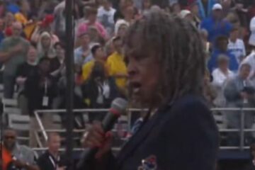 Martha Reeves performing the national anthem before the Women’s Pro Baseball League opener