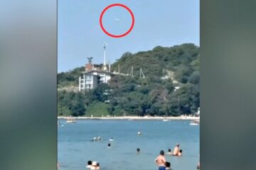Footage reportedly shows a Ukrainian drone striking a Black Sea beach resort