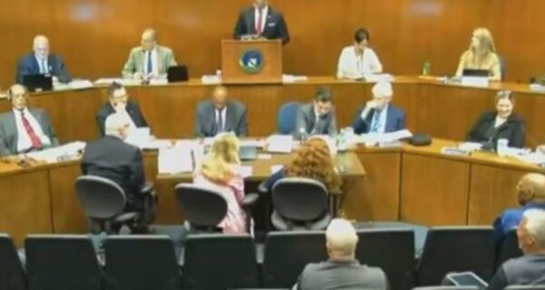 Danbury City Council policy allowing noncitizens and DACA recipients to serve as police officers